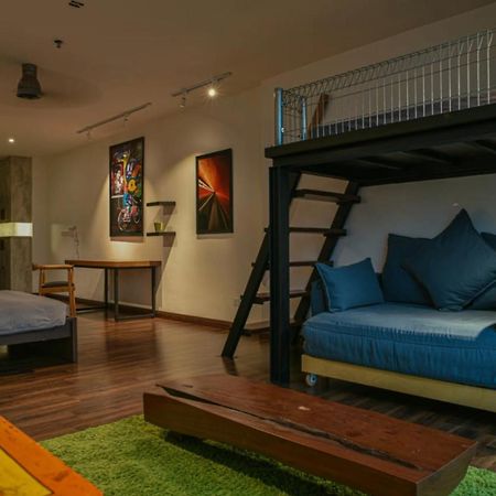 Atria Sofo Suites - Петалінг-Джая Екстер'єр фото
